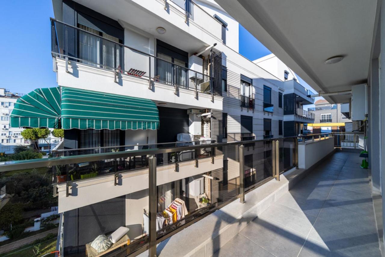 Appartement Central Flat With Balcony Near Sea In Muratpasa à Antalya Extérieur photo